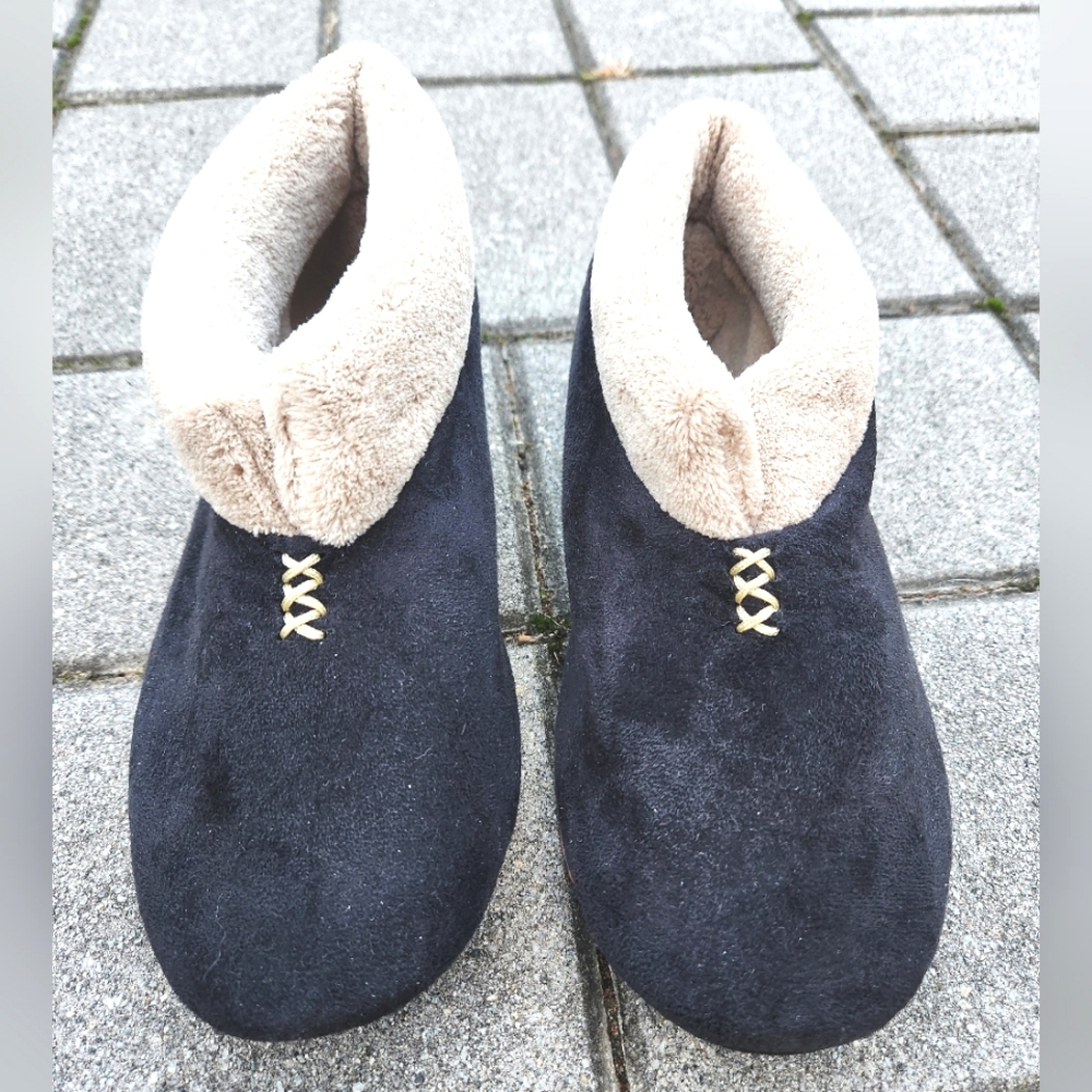 Easy Spirit Black Microsuede Bootie Slippers w/Faux Fur Trim M